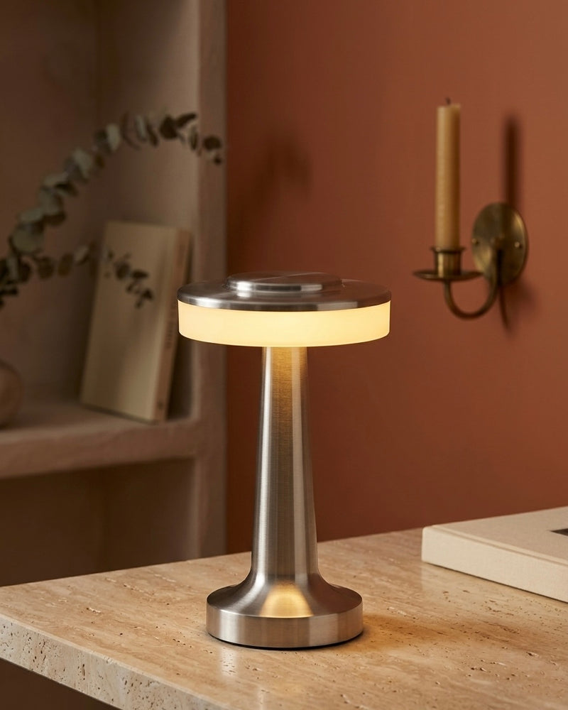 Lampe HALO sans fil — détail de la finition métallique
